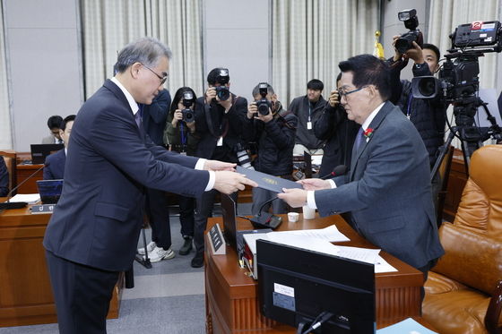 野 "한덕수, 헌법재판관 임명해야…국힘, 노골적 尹 구하기"