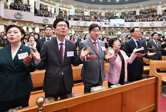 [뉴스1 PICK]탄핵 정국 속 여야 나란히 성탄 예배