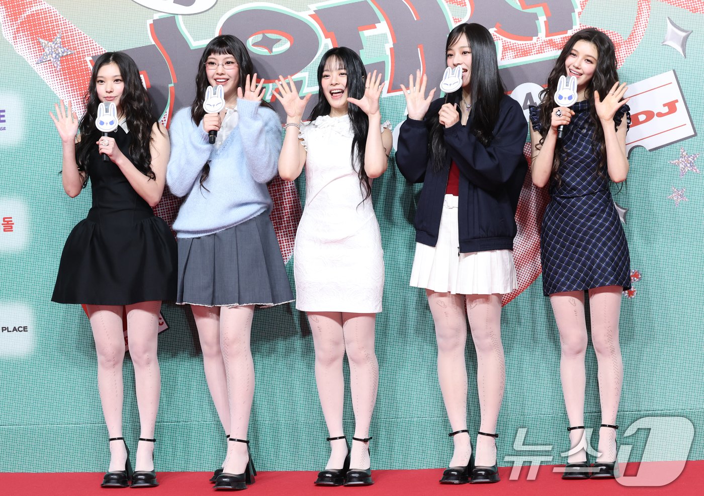 본문 이미지 - 뉴진스 해린&#40;왼쪽부터&#41;과 혜인, 하니, 민지, 다니엘 ⓒ News1