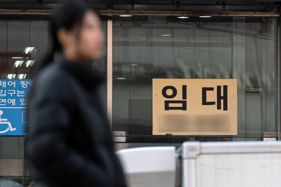 '종업원 있는 자영업자 vs 없는 자영업자'…누가 더 건강할까