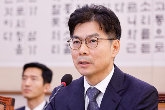 野 '계엄' '권한대행 임명' 질문만…반쪽 된 대법관 인사청문회