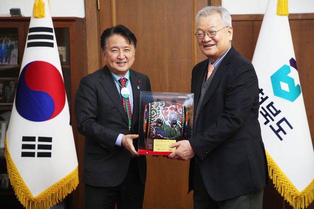 영동세계국악엑스포 민간 조직위원장에 윤영달 크라운해태제과 회장