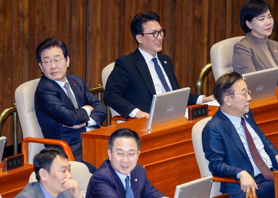 이재명 "한덕수 퇴진 긴급행동 연다…광화문 모여달라"