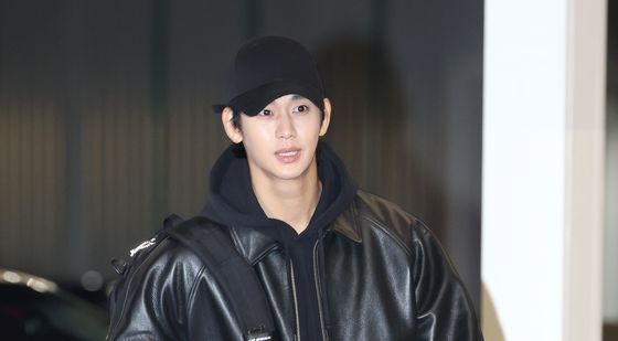 김수현, AAA 참석차 태국 출국