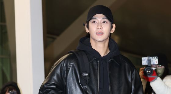 김수현, 여심 홀리며 출국