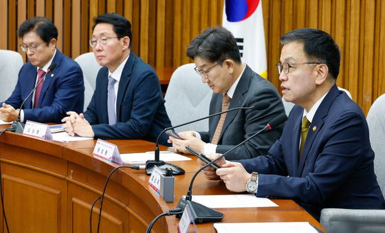 물가안정·생계비 지원 11.6조 조기집행…설 온누리상품권 할인률 15%로