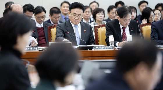 국회 과방위 전체회의 참석한 유상임 장관