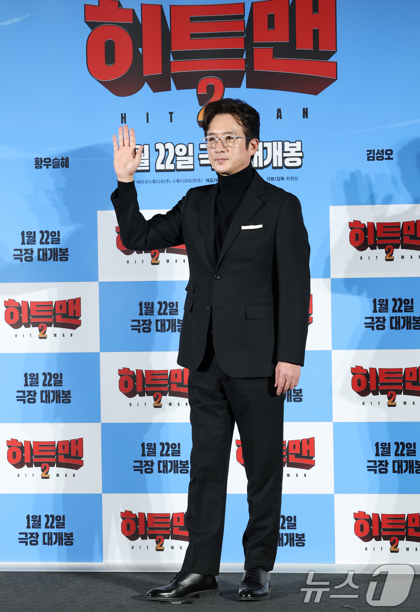 (서울=뉴스1) 권현진 기자 = 배우 정준호가 27일 서울 용산구 CGV 용산점에서 열린 영화 '히트맨2' 제작보고회에 참석해 포즈를 취하고 있다.'히트맨2'는 대히트 흥행 작가에 …