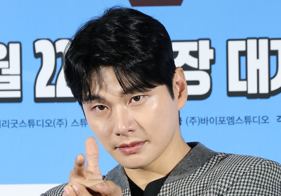 이이경 측 "'놀뭐' 하차에 유재석 언급한 적 없다…응원 대화까지 해"