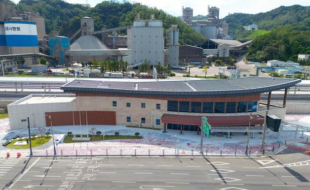 "환영합니다" 삼척시 동해선 '첫 번째 승객' 환영 행사