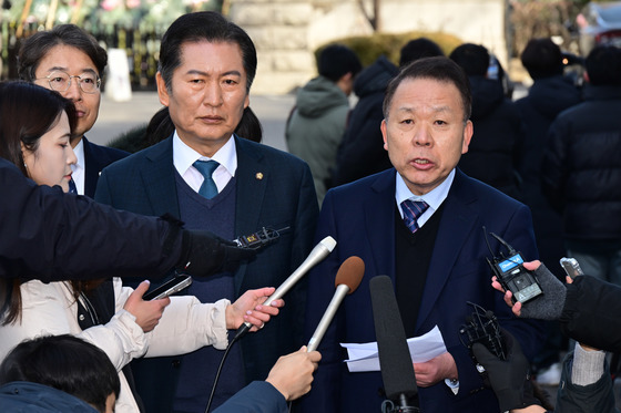 與, 공직선거후보자 추천관리위 설치…위원장 김이수 전 헌재소장