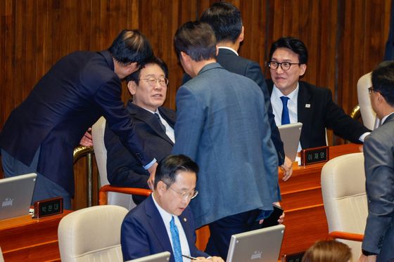 최상목, 쌍특검 거부권 행사 가능성…민주, 속도조절 속 '긴장감'