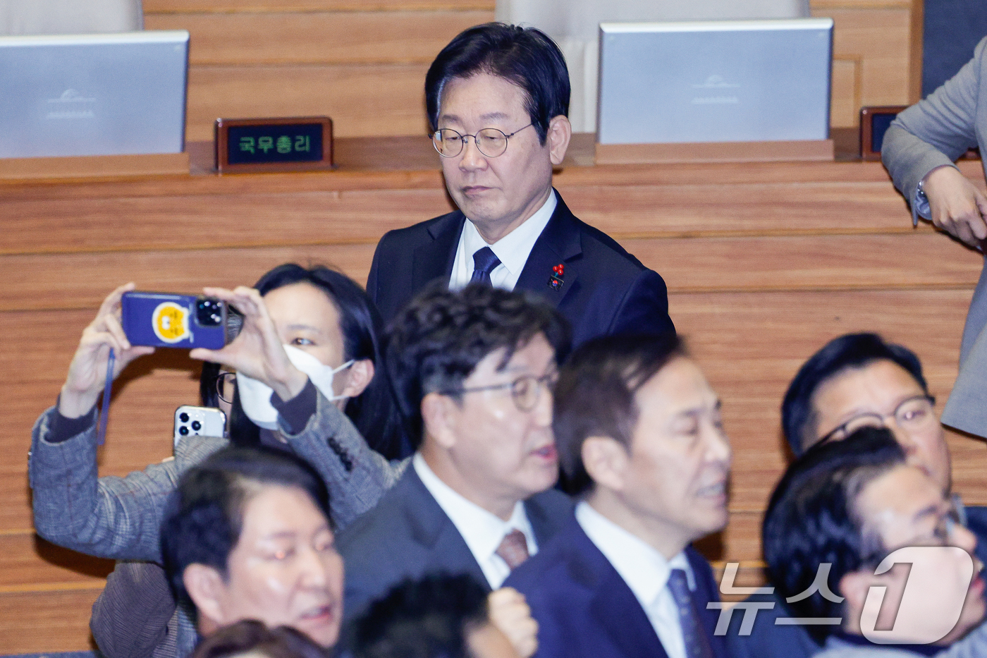 (서울=뉴스1) 안은나 기자 = 이재명 더불어민주당 대표가 27일 오후 서울 여의도 국회에서 열린 제420회국회(임시회) 제2차 본회의에서 한덕수 대통령 권한대행 겸 국무총리 탄핵 …