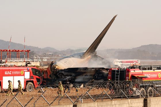 [속보] 무안공항 여객기 추락 사망자 1명 늘어 29명·중상자 2명