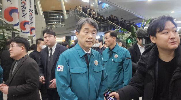 무안공항 찾은 이주호 부총리