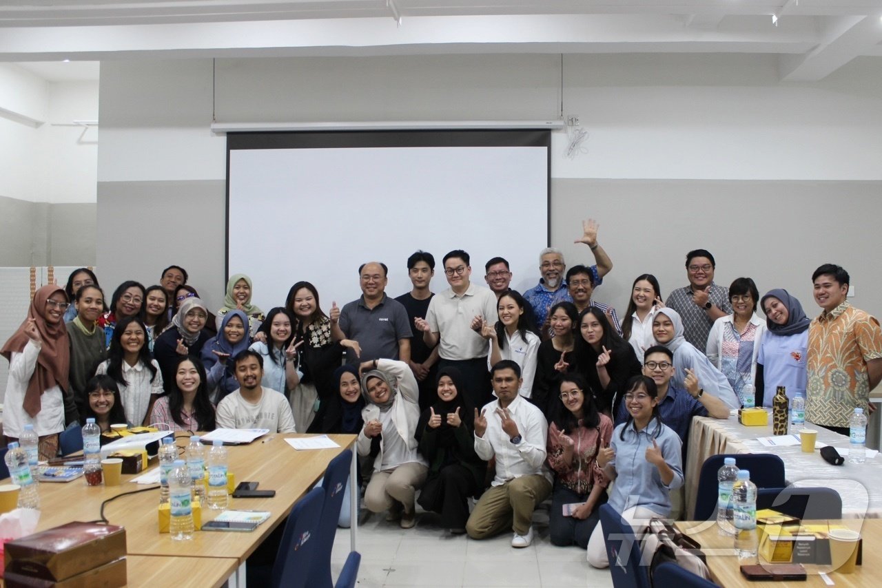 본문 이미지 - 스카이동물메디컬그룹은 11월 29일 인도네시아 메디벳동물병원에서 세미나를 진행했다&#40;스카이동물메디컬그룹 제공&#41;. ⓒ 뉴스1