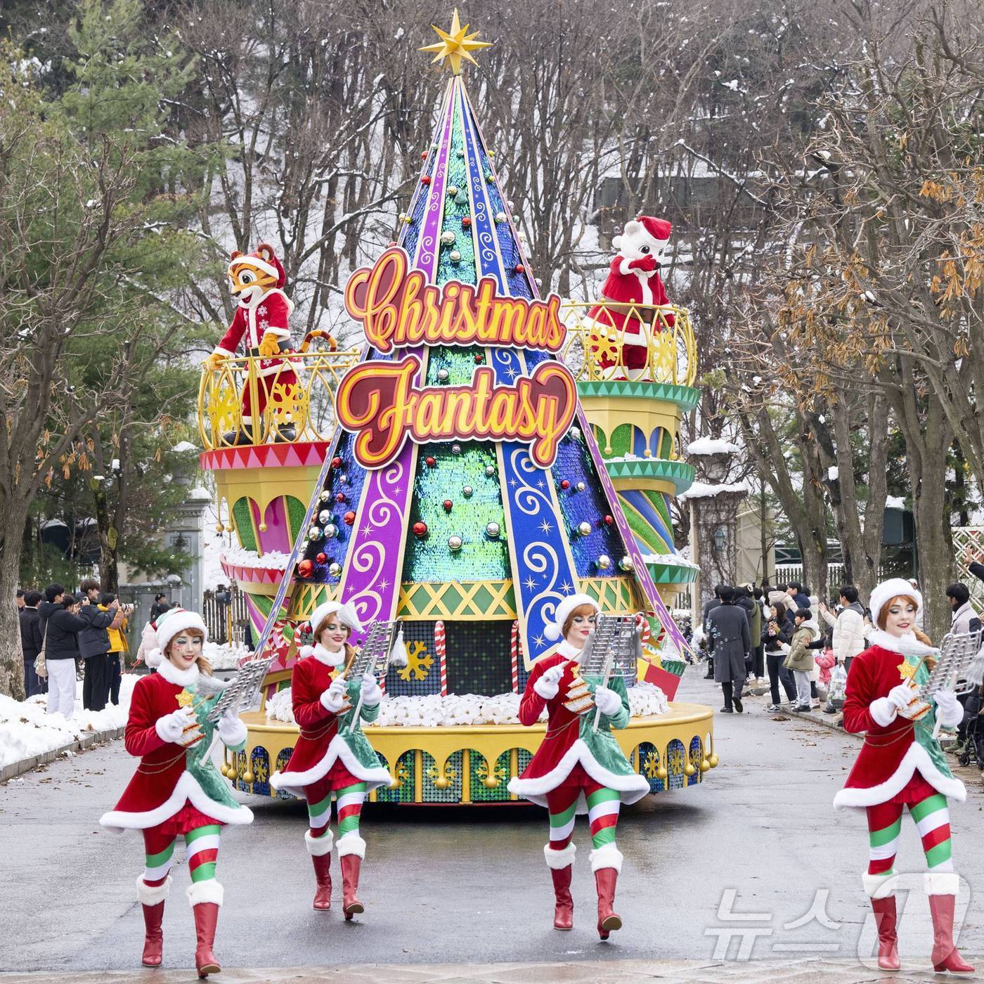 본문 이미지 - 블링블링 X-mas 퍼레이드&#40;에버랜드 제공&#41;