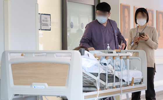아프면 쉴 권리, 상병수당 효과 있지만 재원·대상·보상 수준 쟁점