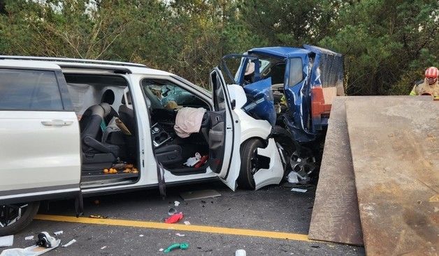 제주 카니발·트럭 충돌사고…생사 가른 '안전벨트'