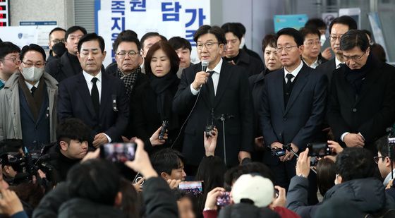 무안공항 찾은 권성동 “저희 역할 다 하겠다”