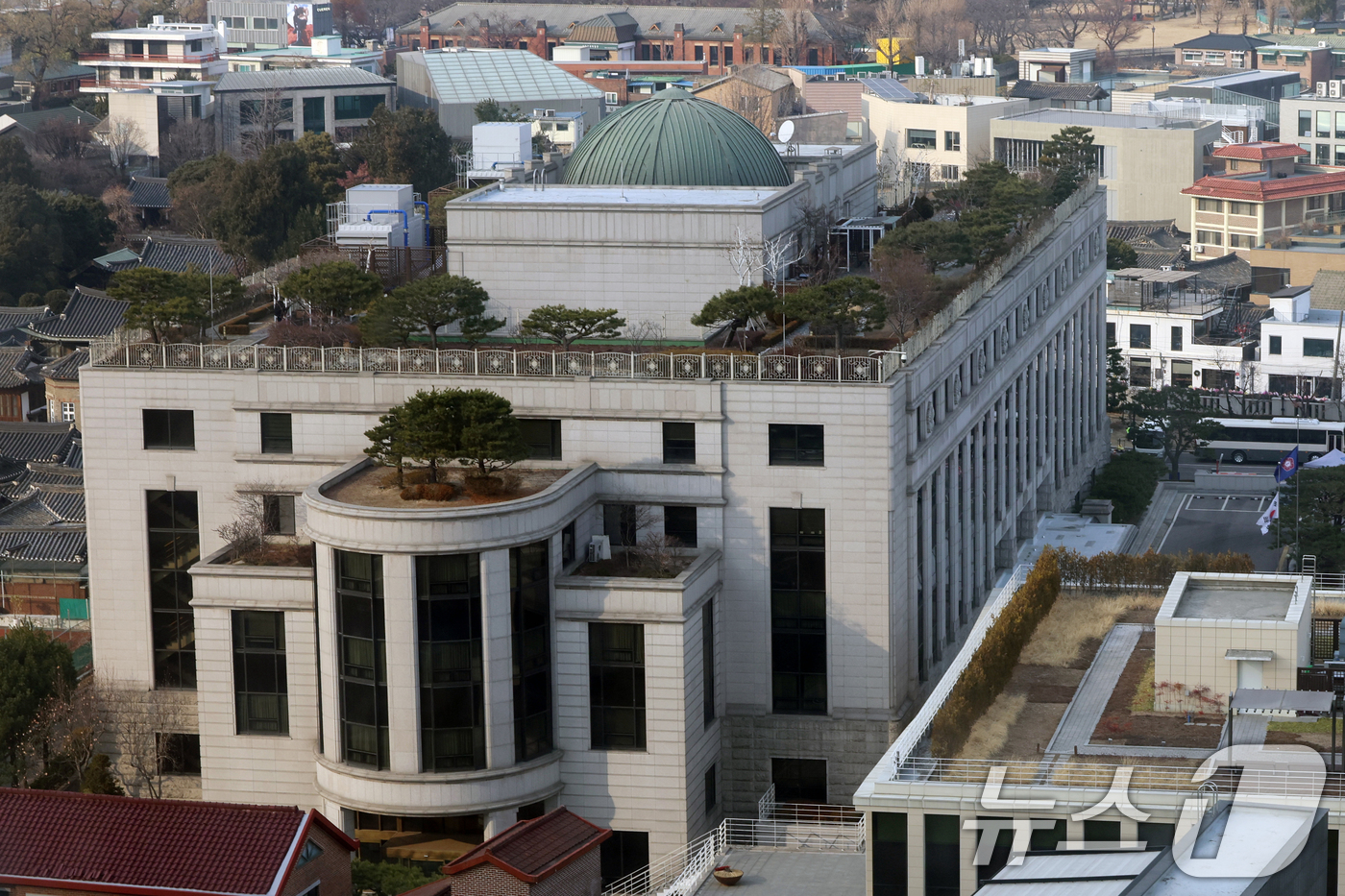 (서울=뉴스1) 황기선 기자 = 30일 오후 서울 종로구 헌법재판소에 적막감이 돌고 있다.헌재는 이날 오후 문형배 헌재소장 권한대행 주재로 재판관 회의를 연다.이날 회의에서 6명의 …