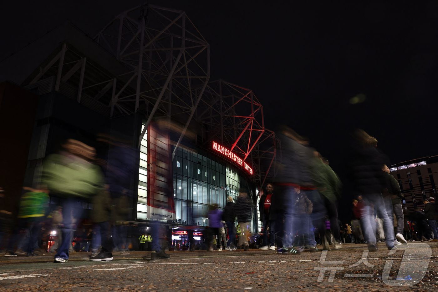 본문 이미지 - 맨유는 최근 홈 3연패를 당했다. 사진은 맨유의 홈구장인 올드 트래퍼드. ⓒ AFP=뉴스1