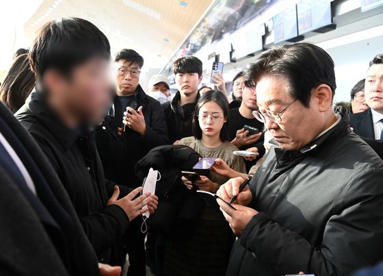 여객기 참사에 '줄탄핵 후과' 역풍…포스트 계엄 스텝 꼬인 민주