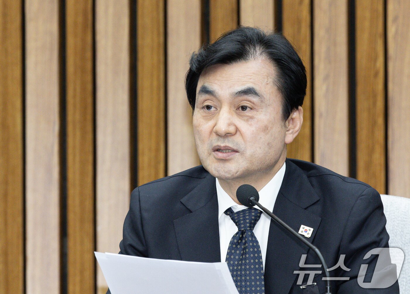 본문 이미지 - 국회 국방위원회 소속 안규백 민주당 의원. 2024.12.31/뉴스1 ⓒ News1 이재명 기자