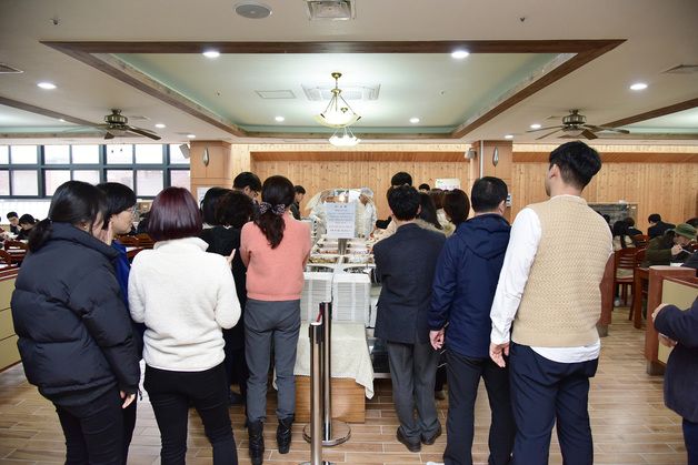 "탄핵 정국 속 지역 상권 살리자" 제천시, 구내식당 축소 운영