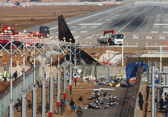 제주항공 참사 1년, 재발 방지 어디까지…신규기 확대·방위각 개선