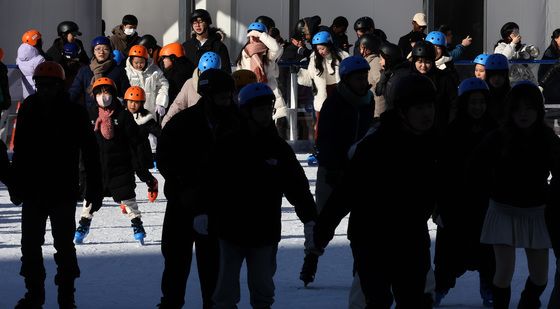 '각종 행사 축소·취소' 조용한 연말 보내기