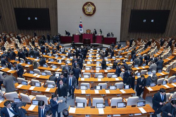 '확률 속이면 3배 배상' 게임산업법…해외게임사는 사각지대