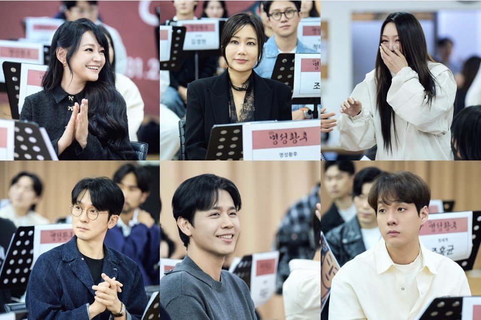본문 이미지 - 뮤지컬 &#39;명성황후&#39;에서 명성황후 역을 맡은 김소현&#40;윗줄 왼쪽부터&#41;, 신영숙, 차지연. 고종 역을 연기하는 강필석&#40;아랫줄 왼쪽부터&#41;, 손준호, 김주택.&#40;에이콤 제공&#41;