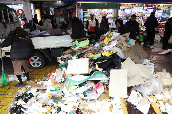 목동 깨비시장 에쿠스 돌진 13명 부상·1명 위중…"급발진 아냐"(종합2보)