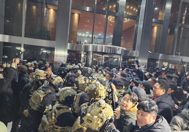 계엄군 국회 본청 진입 시도