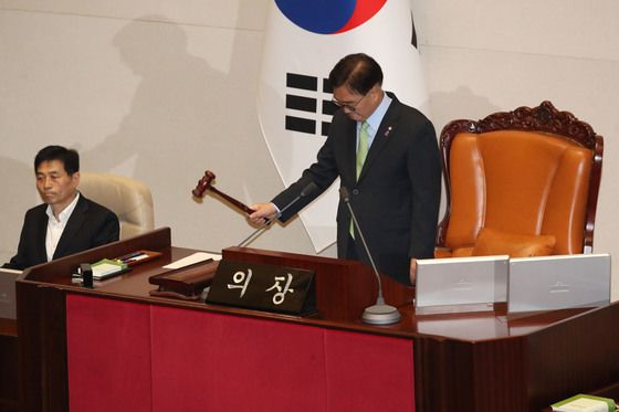 국힘 8표 탄핵 찬성 기대하는 민주…여 일각선 "대통령 옹위' 목소리