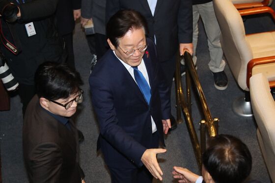 연극 '12·3계엄과 한동훈'?…친한계 "계엄~대표사퇴 14일 서사"