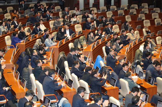 韓국회 계엄령 무력화, 뉴욕 외환시장서 원화 빠르게 안정