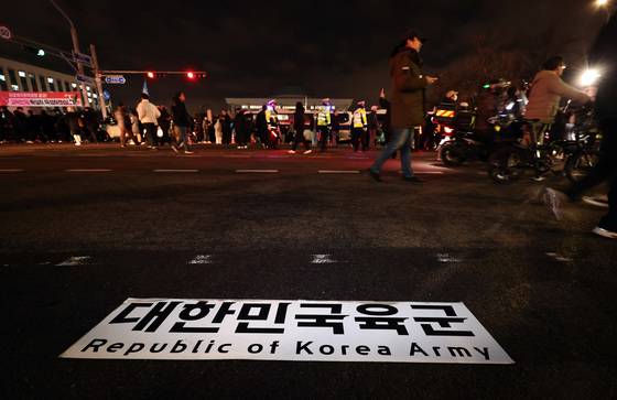 국방부, 12·3 비상계엄 이재식·김승완에 각각 파면·강등 처분