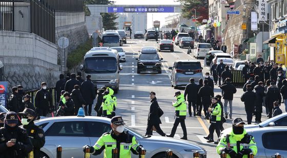 경찰에 의해 통제된 대통령실 출입구