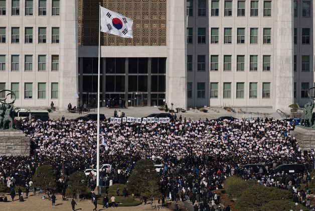 이재명 "용서 안된다" 박지원 "미친 바보"  이준석 "개XX"…격앙된 野