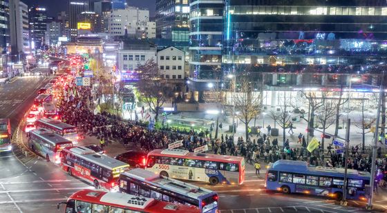 '숭례문 지나 대통령실로'