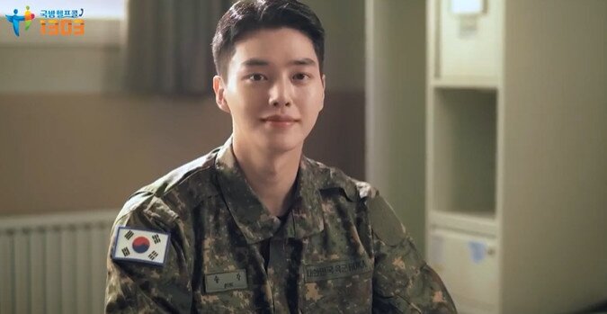 본문 이미지 - 배우 송강 / 온라인 커뮤니티