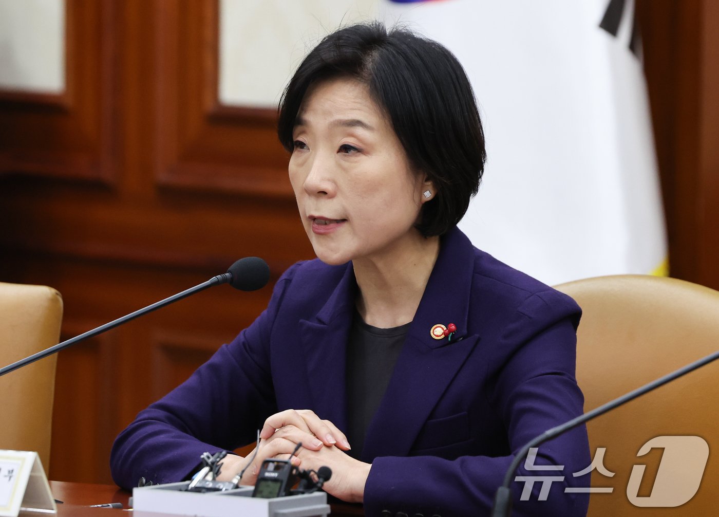 본문 이미지 - 오영주 중소벤처기업부 장관이 5일 서울 종로구 정부서울청사에서 열린 경제관계장관회의에서 발언하고 있다. 2024.12.5/뉴스1 ⓒ News1 허경 기자