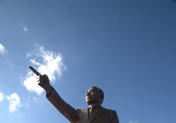 경찰, '박정희 동상 건립 추진위' 기부금품법 위반 수사 중