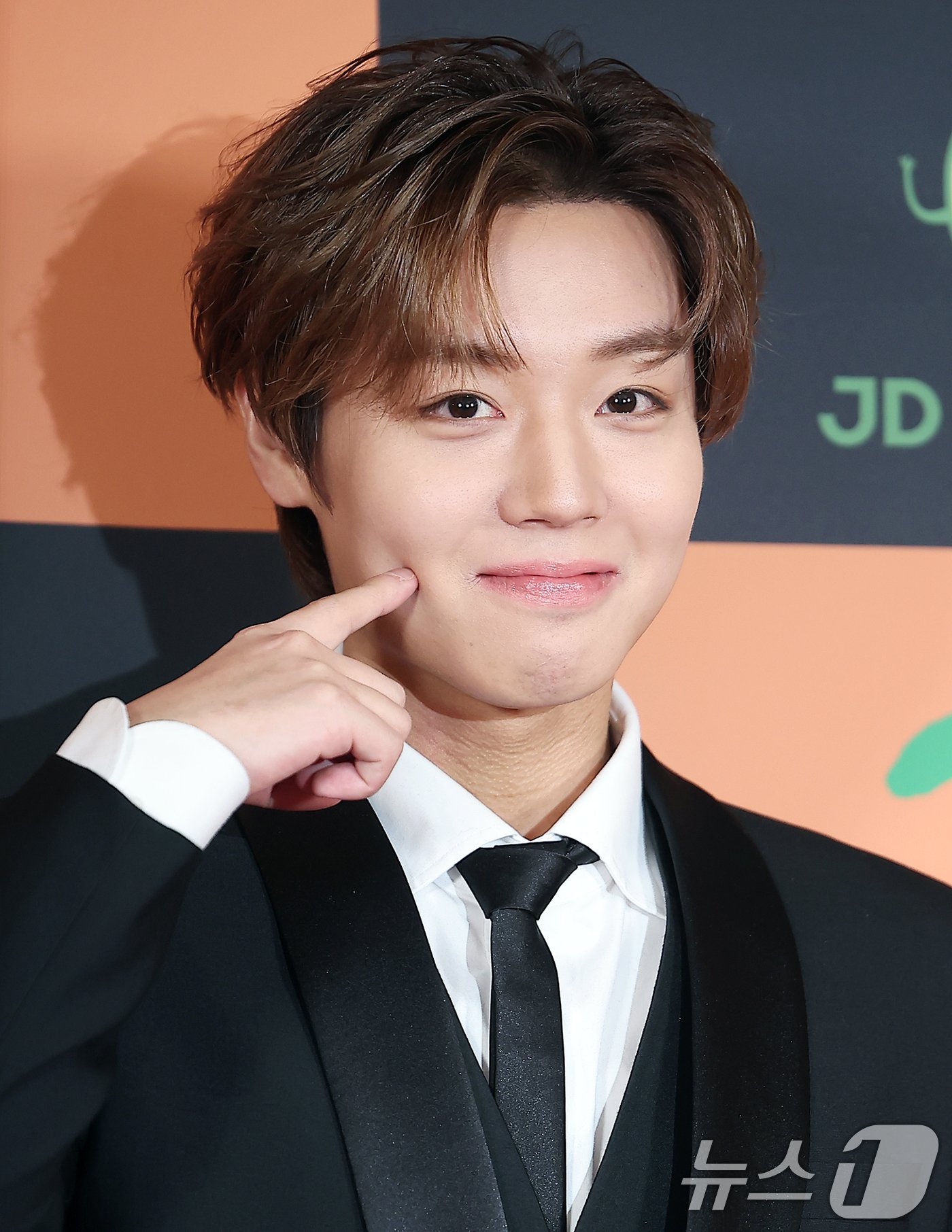 본문 이미지 - 배우 박지훈이 5일 오후 서울 중구 소공동 롯데호텔 크리스탈볼륨에서 열린 2024 서울국제영화대상 시상식 레드카펫에 참석해 포즈를 취하고 있다. 2024.12.5/뉴스1 ⓒ News1 김진환 기자