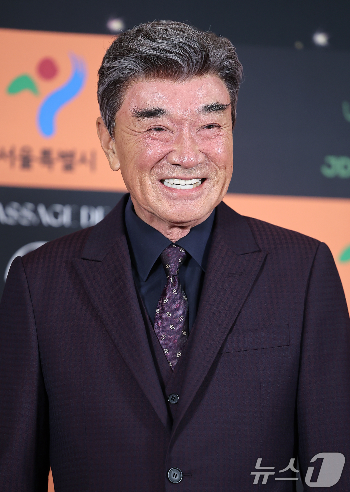 (서울=뉴스1) 김진환 기자 = 배우 이덕화가 5일 오후 서울 중구 소공동 롯데호텔 크리스탈볼륨에서 열린 2024 서울국제영화대상 시상식 레드카펫에 참석해 포즈를 취하고 있다. 2 …