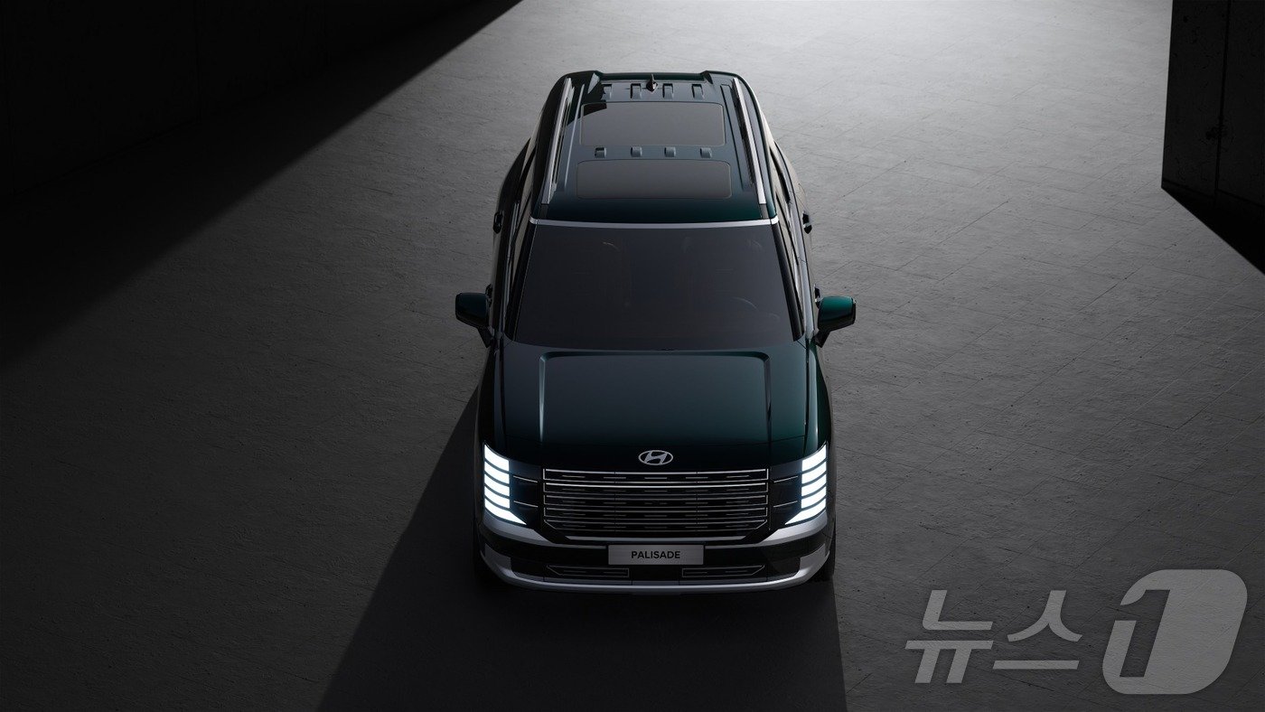 본문 이미지 - 현대차는 6일 플래그십 대형 SUV ‘디 올 뉴 팰리세이드'(The all-new PALISADE) 디자인을 처음으로 공개했다.(현대차 제공) 