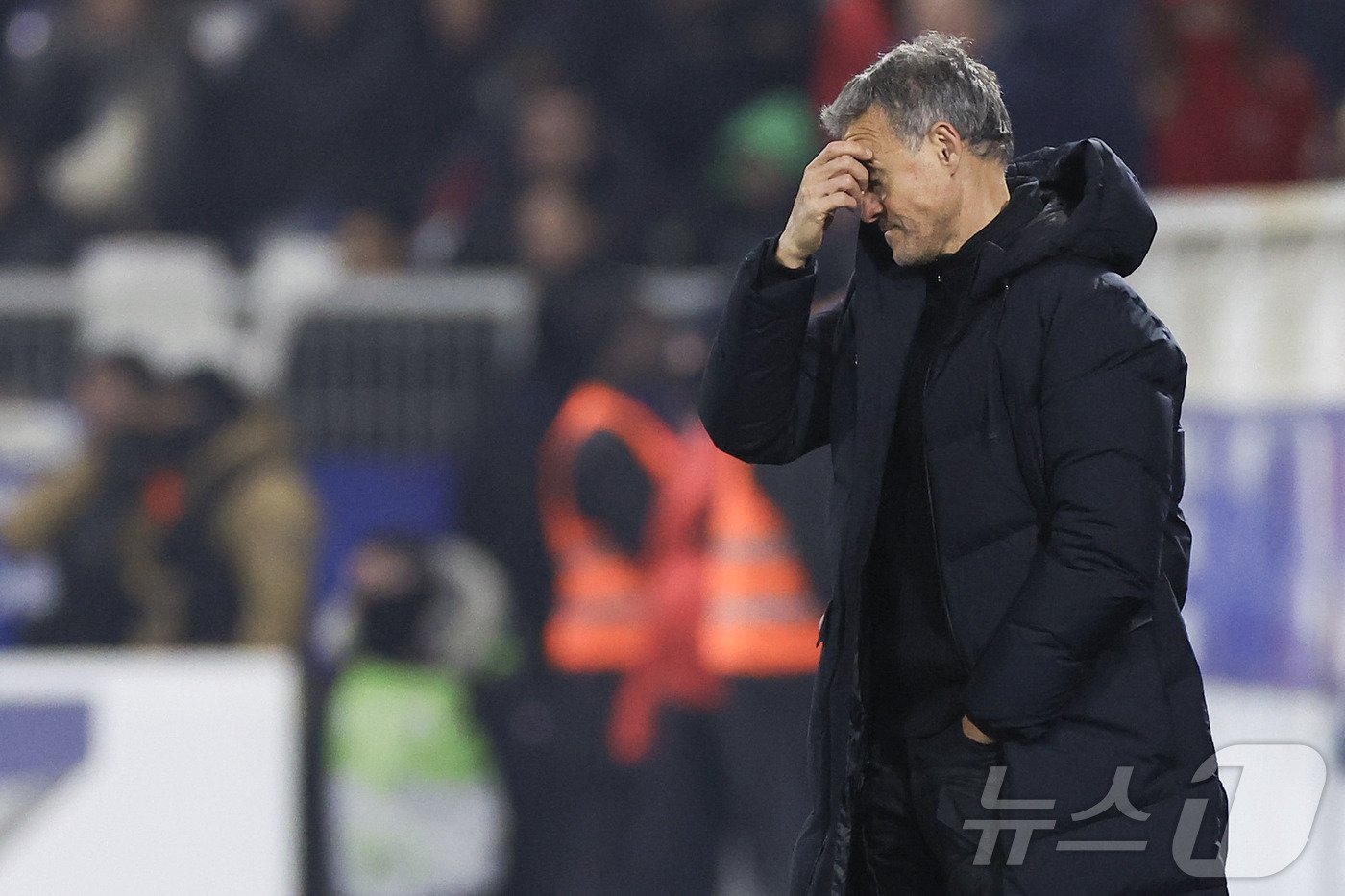 본문 이미지 - 파리 생제르맹의 루이스 엔리케 감독. ⓒ AFP=뉴스1