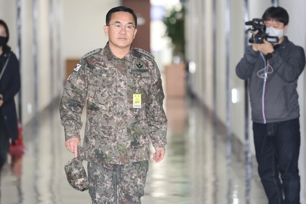 공수처, 여인형 '軍블랙리스트' 지시 의혹 수사…'최강욱 리스트'도 확보